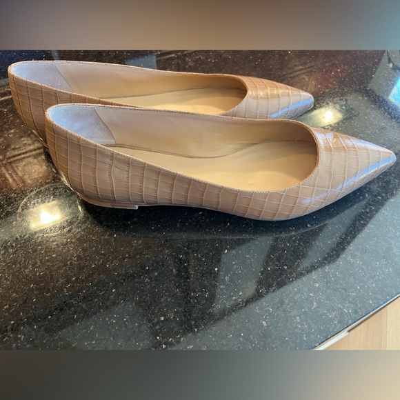 Nearly New M. Gemi beige leather flats. Size 41. Made in Italy. - Picture 1 of 6